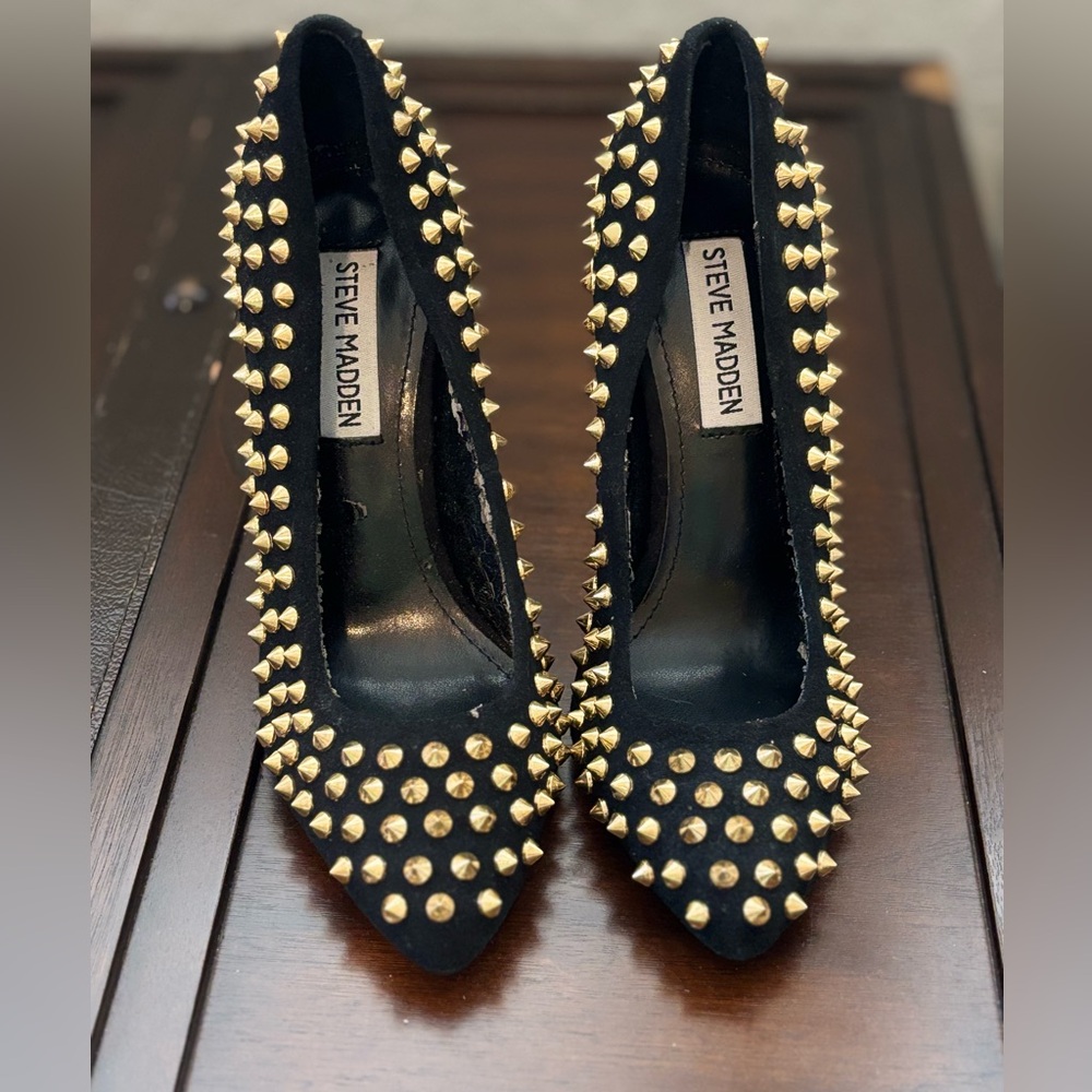 Steve Madden Black and Gold Studded Heels